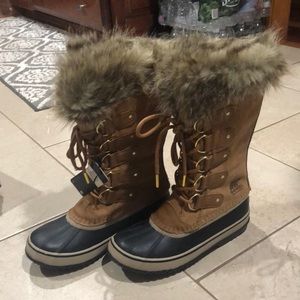 Brown furry snow boots